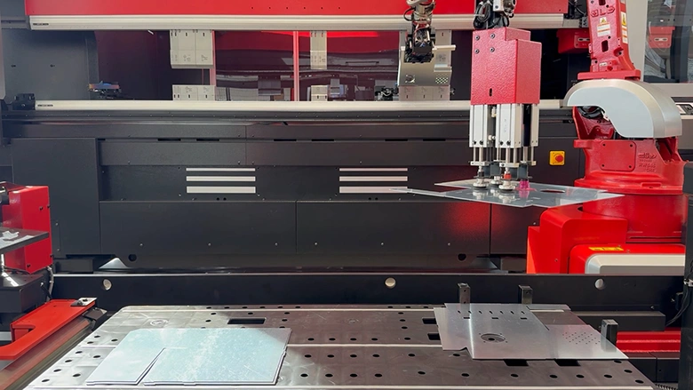 EGB ARse Electric Bending Robot Lifting & Loading Sheet Metal Piece